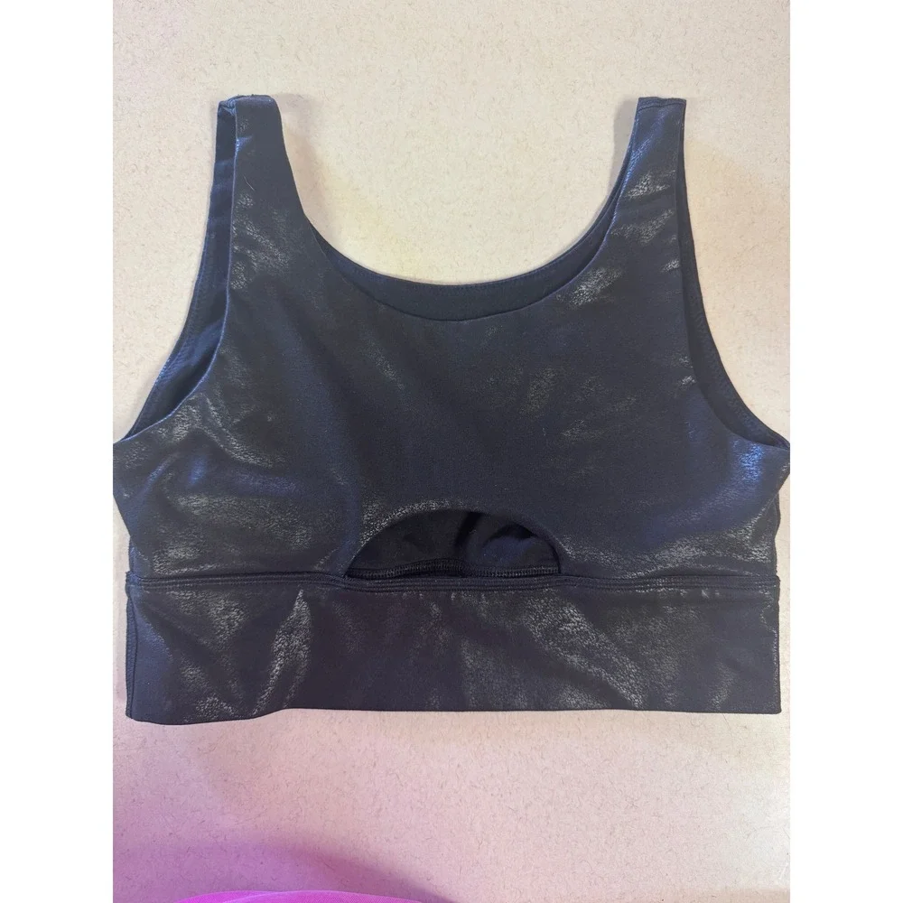 Offline by Aerie Black Crackle Foil Medium Support Sports Bra Cutout Back Small‎